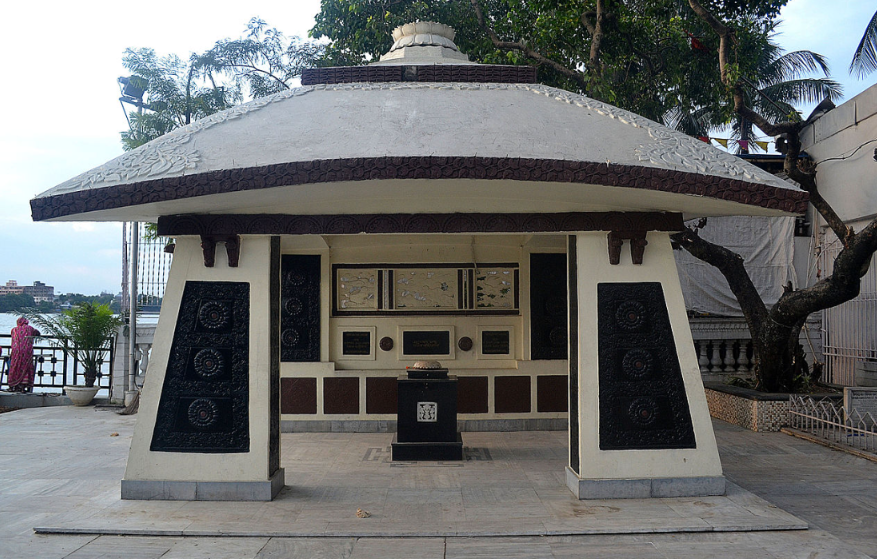 রবীন্দ্রনাথ ঠাকুরের সমাধিস্থল, নিমতলা মহাশ্মশান, কলকাতা।